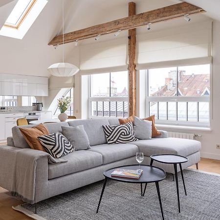 Bright Designer Apartment In City Centre Riga Exterior photo