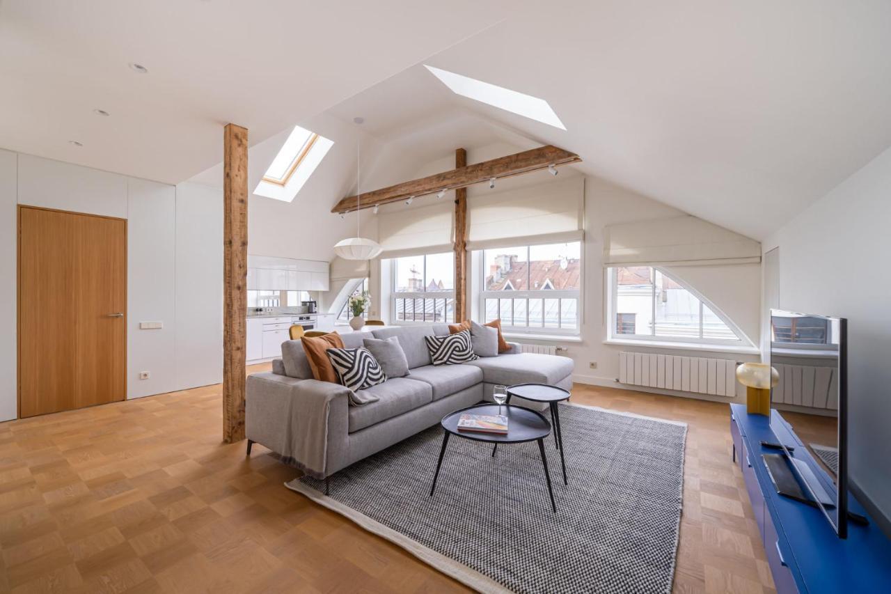 Bright Designer Apartment In City Centre Riga Exterior photo